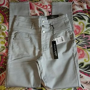 Refuge high waisted skinny pants. Size 8
